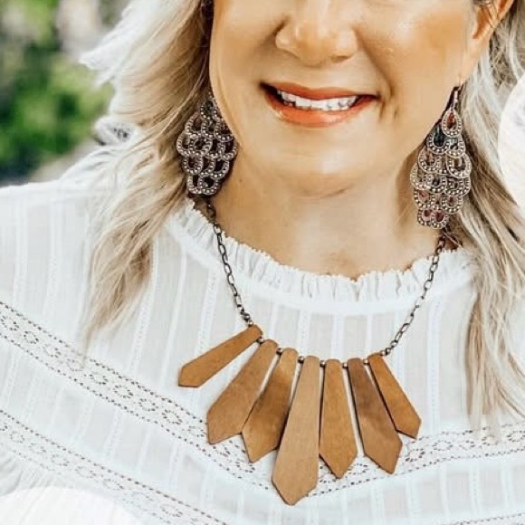 NEW Wooden Statement Necklace - Picture 4 of 12